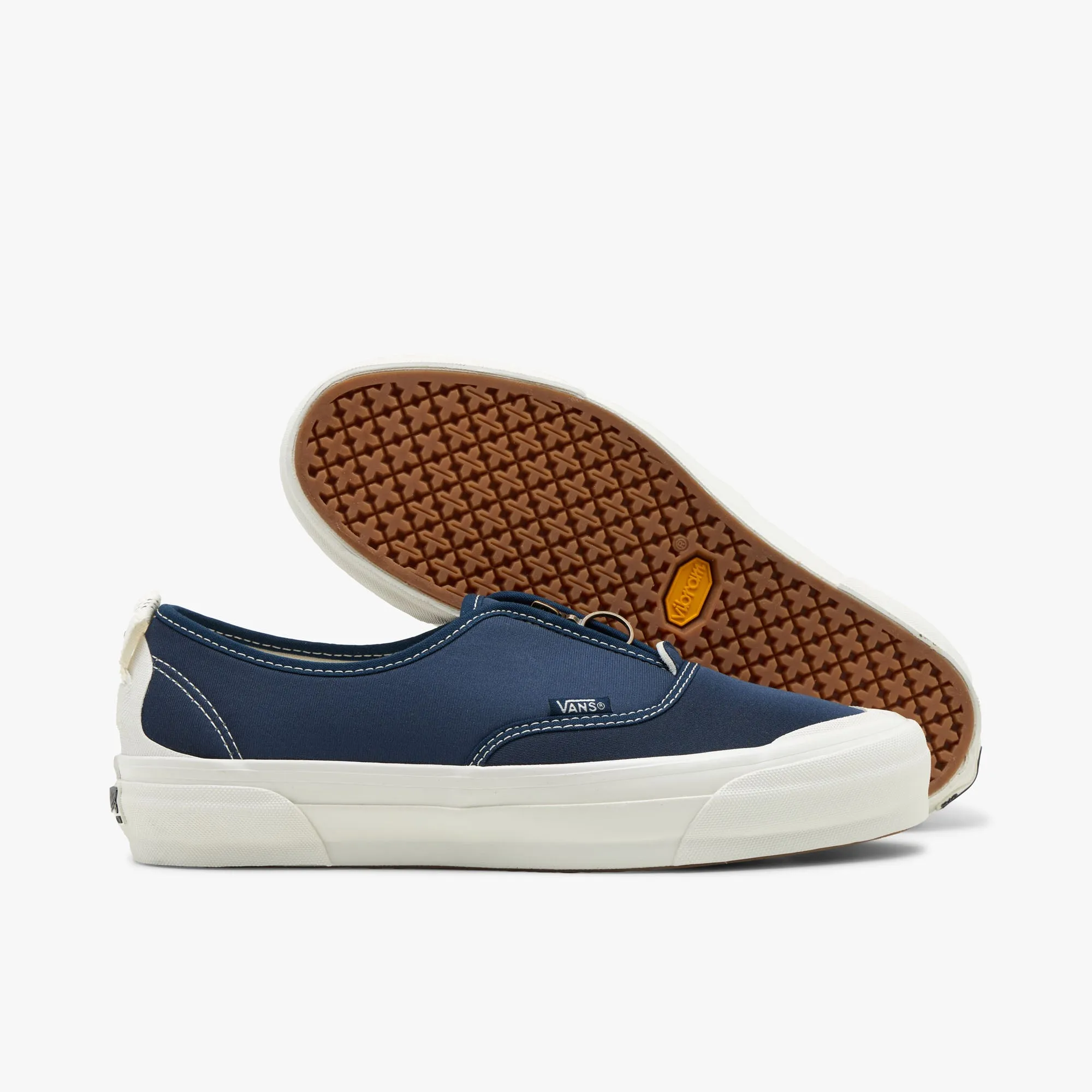 Minimalist Outfit Vans OTW Authentic Zip Neoprene Dress Blues