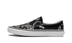 Classic Slip-On "Peace Paisley" Morning Walk Foam Base