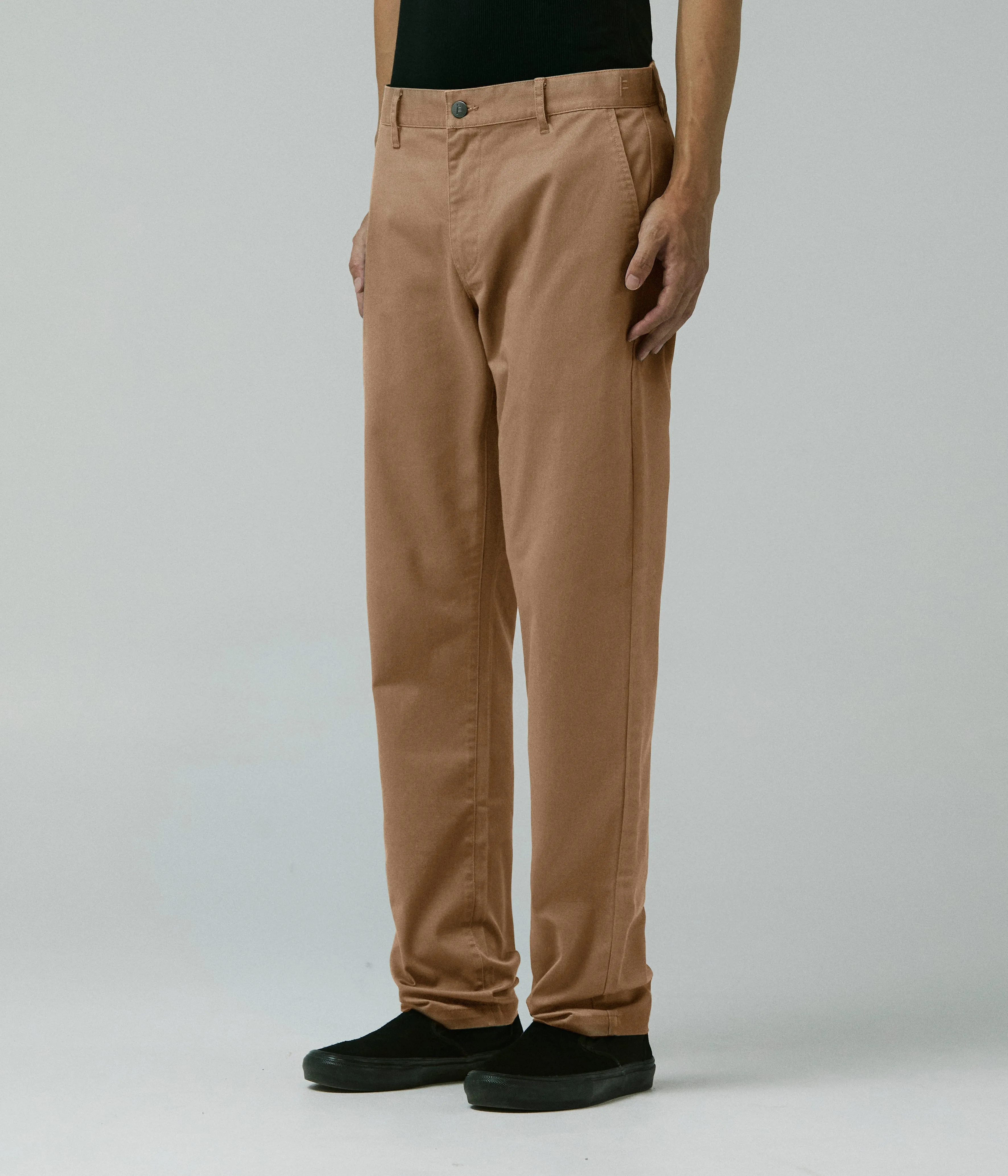 Breathable activewear ErgonomicStitching LEGACY CHINO PANT // KHAKI