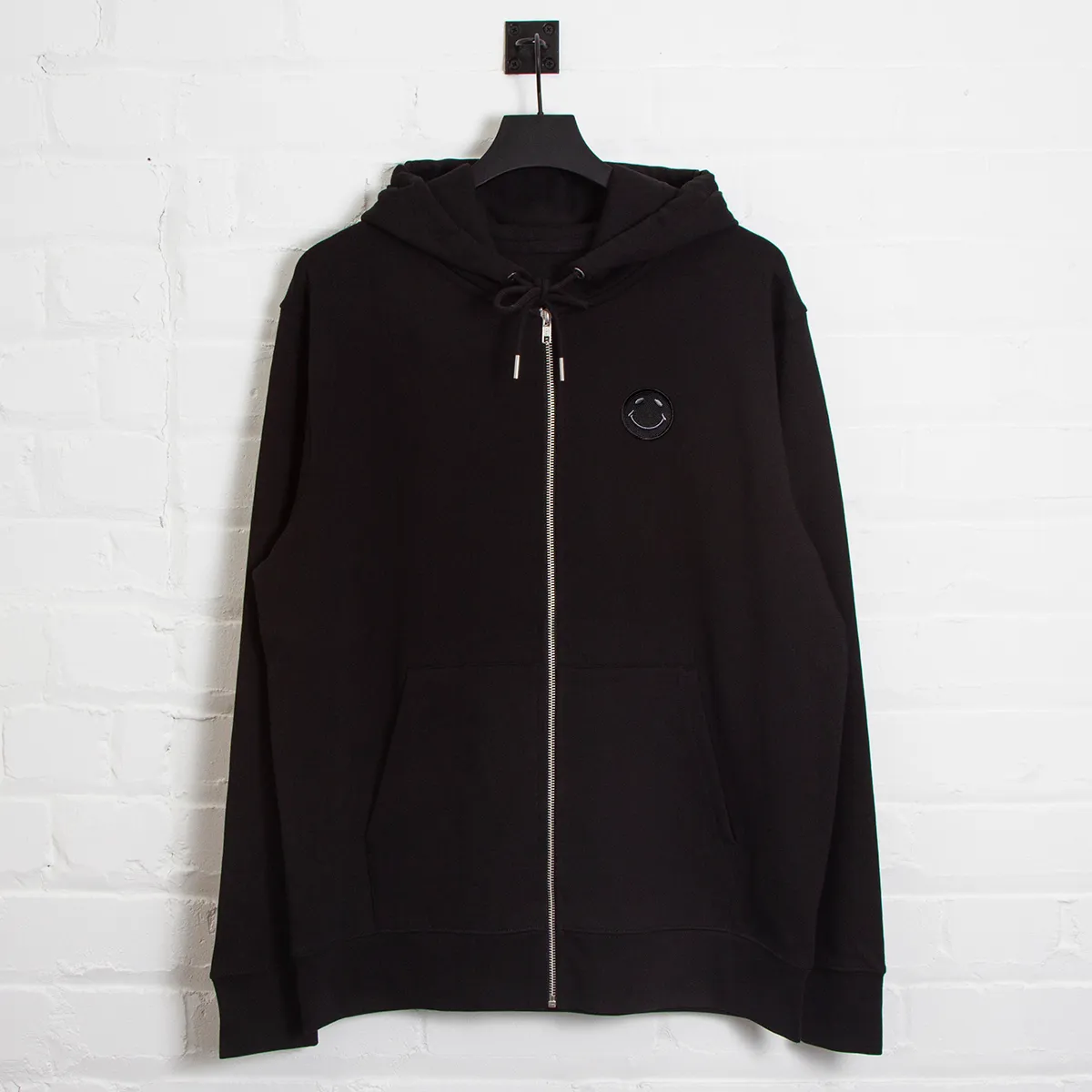 BB Smiley Crest - Zipped Hood - Black Fashion Basics