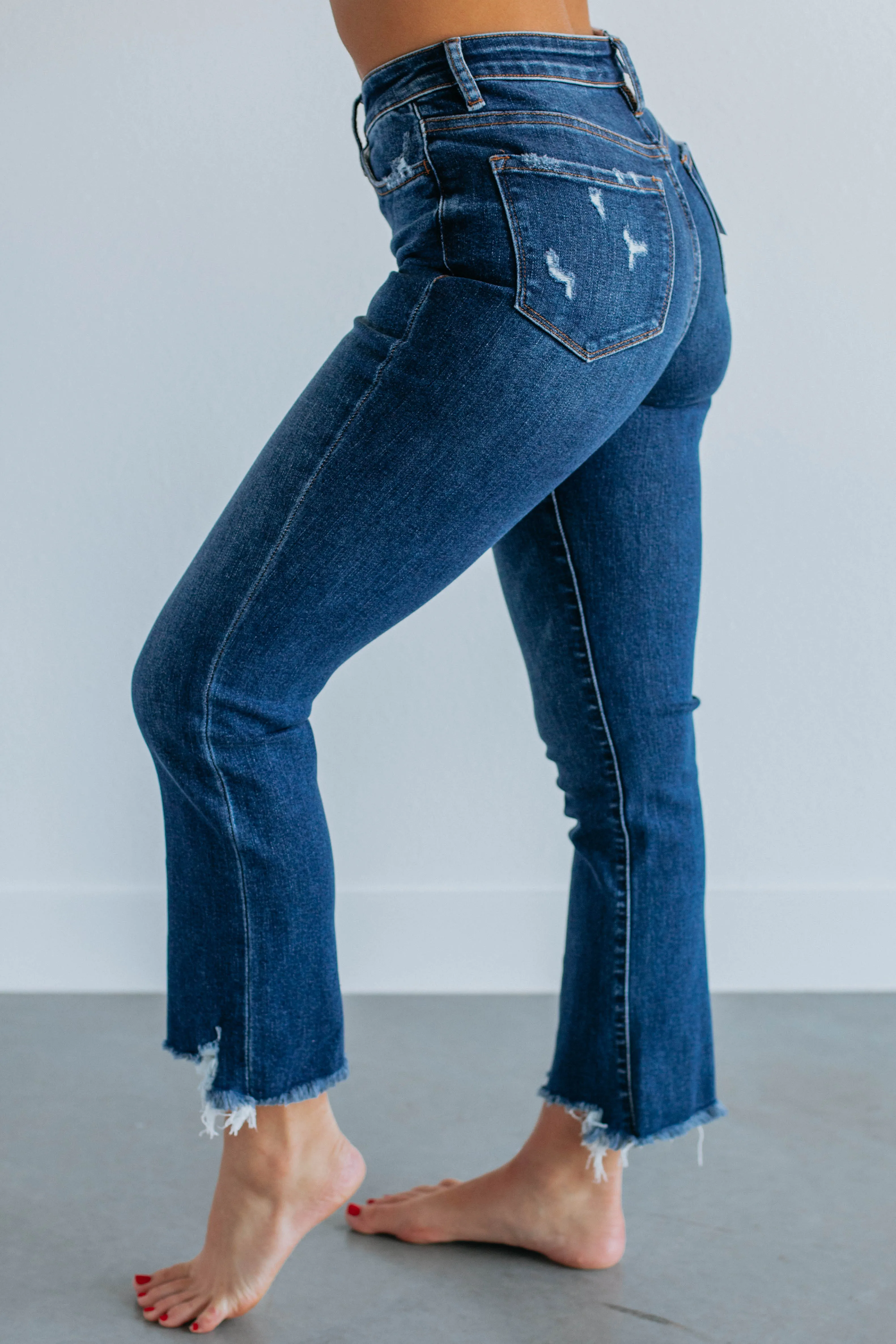 Bella Vervet Jeans - Dark Wash Artist Vibe Sustainable Weekend Style Casual Parent Style