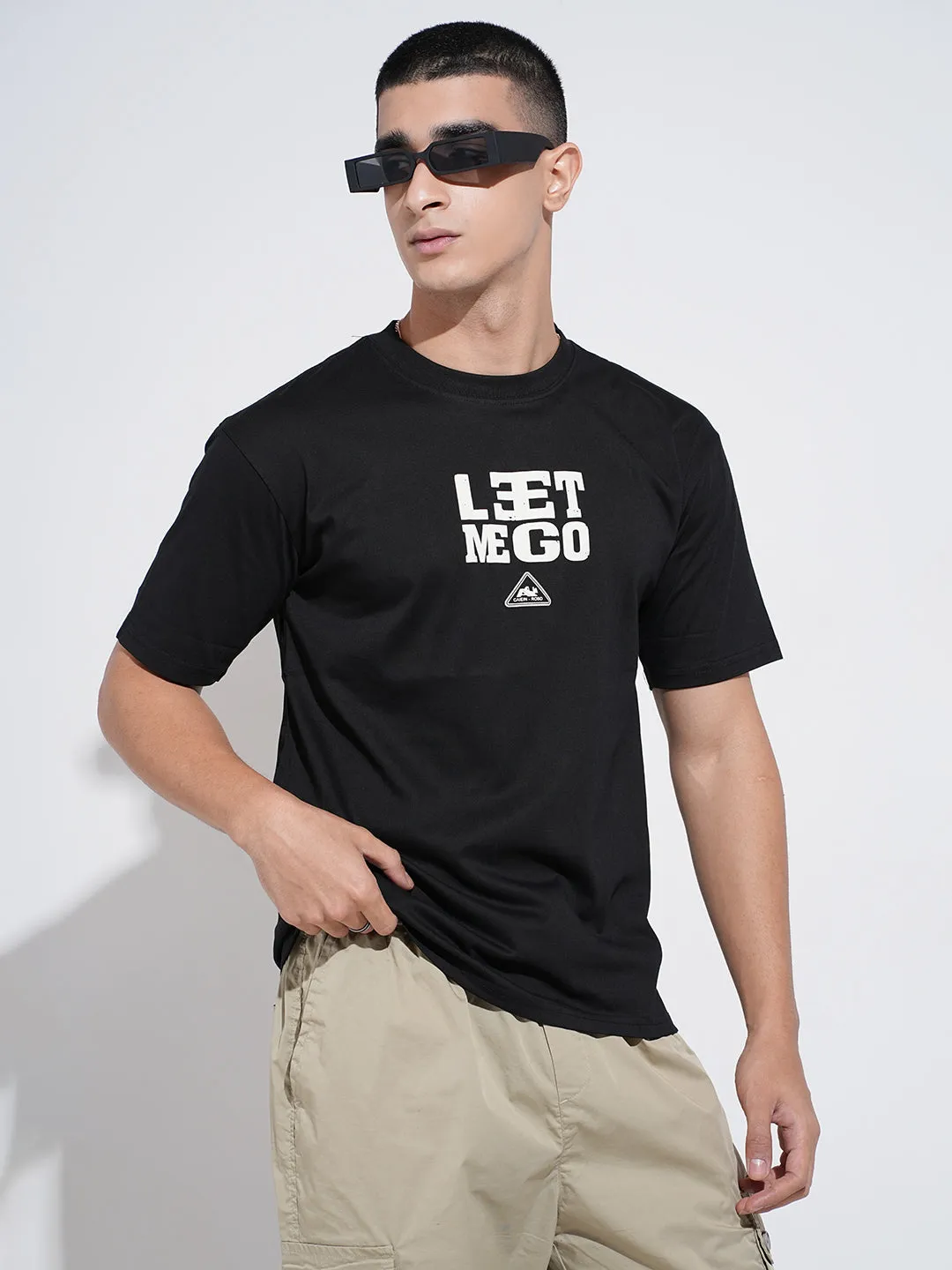 Men's Graphic Print Black Short Sleeves Round Neck Relaxed Fit T-Shirt Summer Style Ribbed Neckline