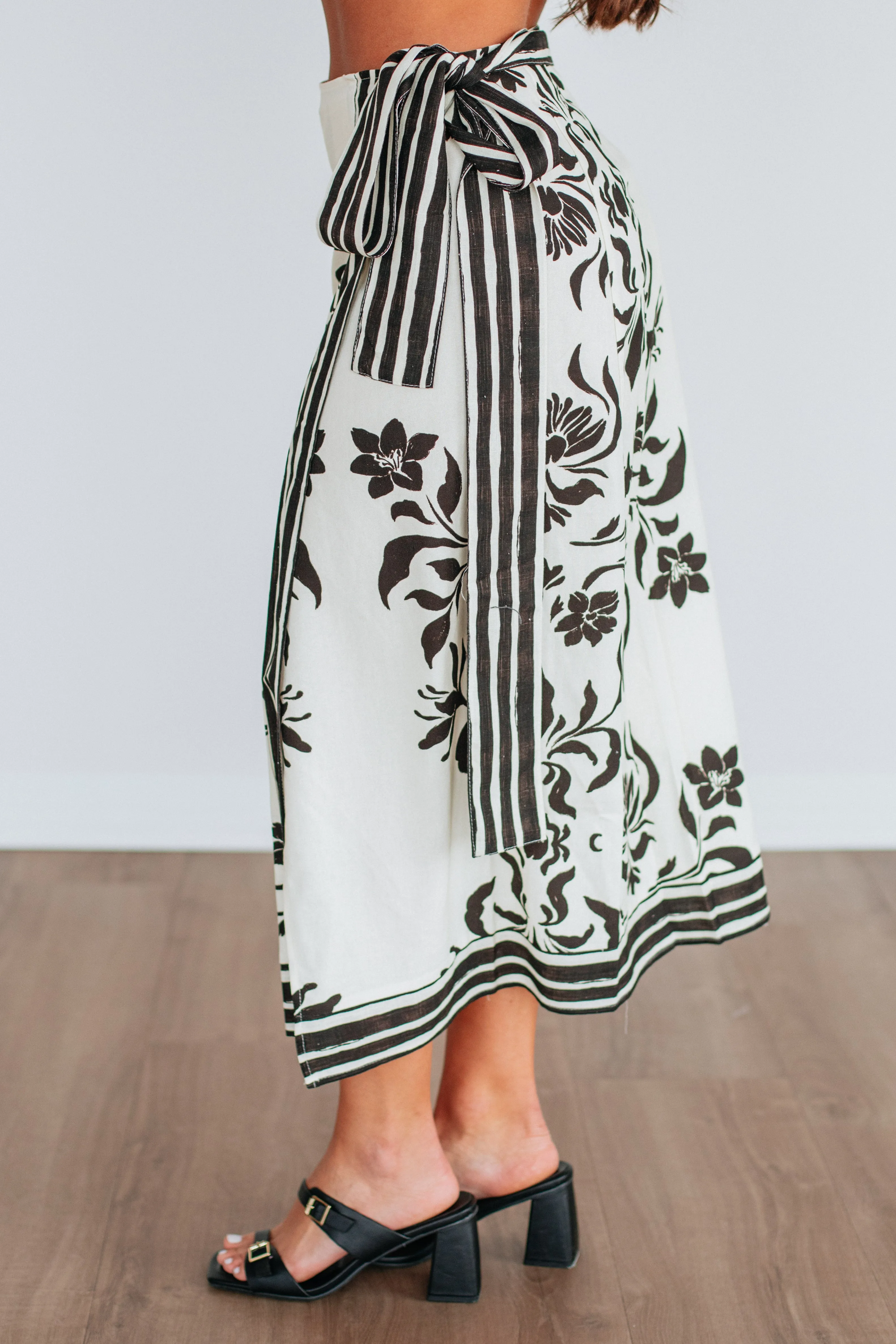 Refined Edge Visual Outfit Carryn Floral Wrap Skirt