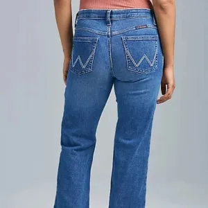 Versatile Tailoring Wrangler Women's Q-Baby Ultimate Riding Jean in Maddie