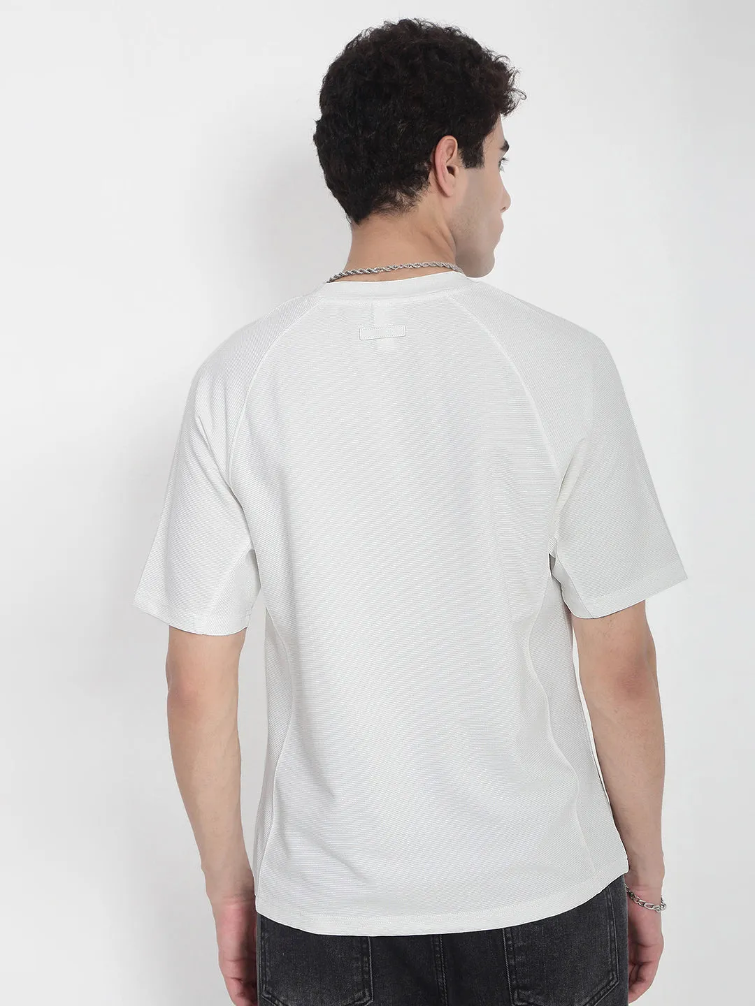 Men's White Relaxed Fit T-Shirt Chic And Comfortable