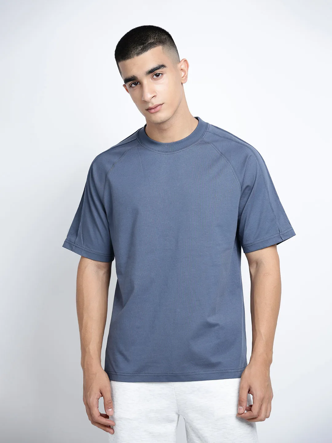Men's Blue Short Sleeves Round Neck Oversized T-Shirt Soft and Lightweight Complementary Colors