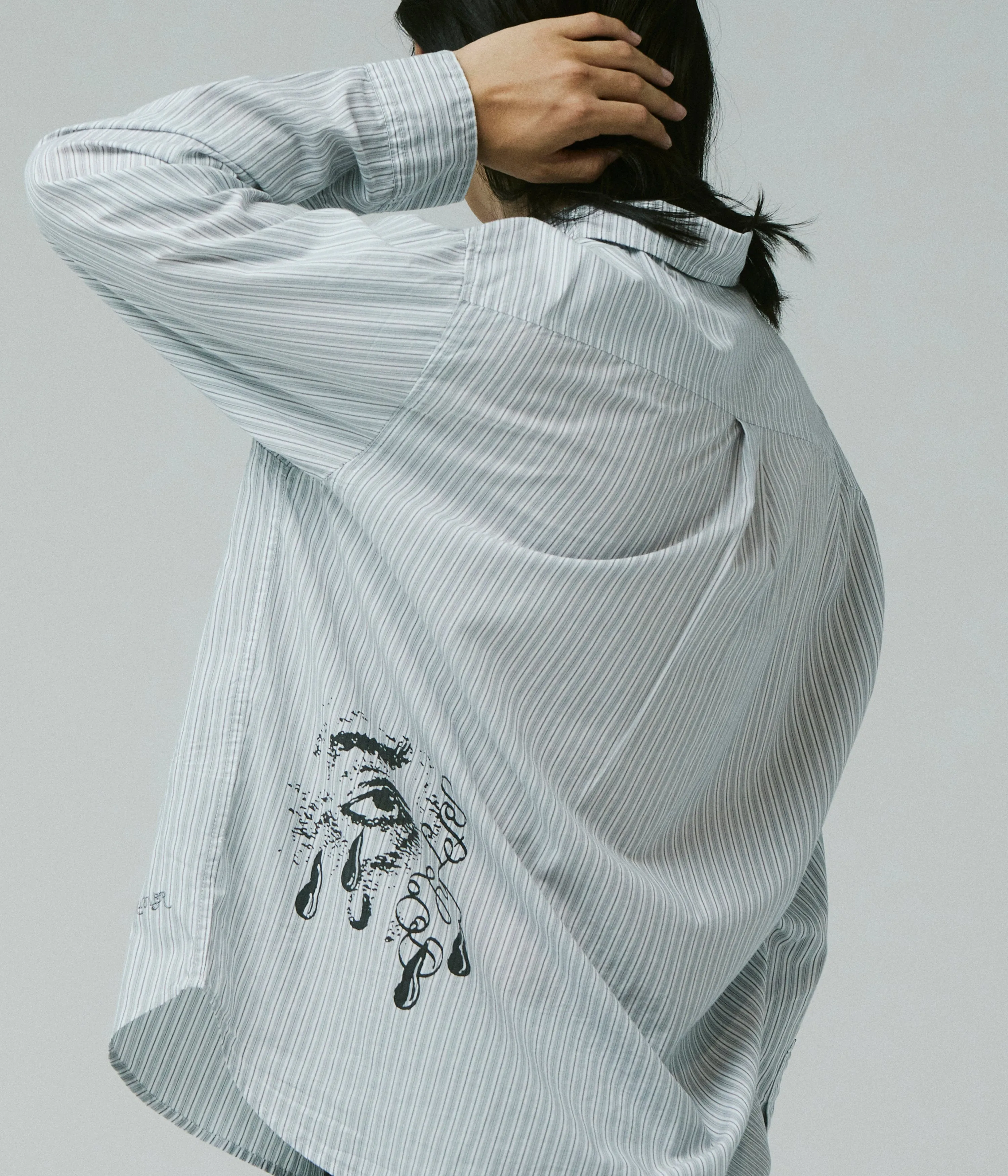 VIVIAN WEEPING LS SHIRT // WHITE Quick Comfort Fit Relaxed Movement