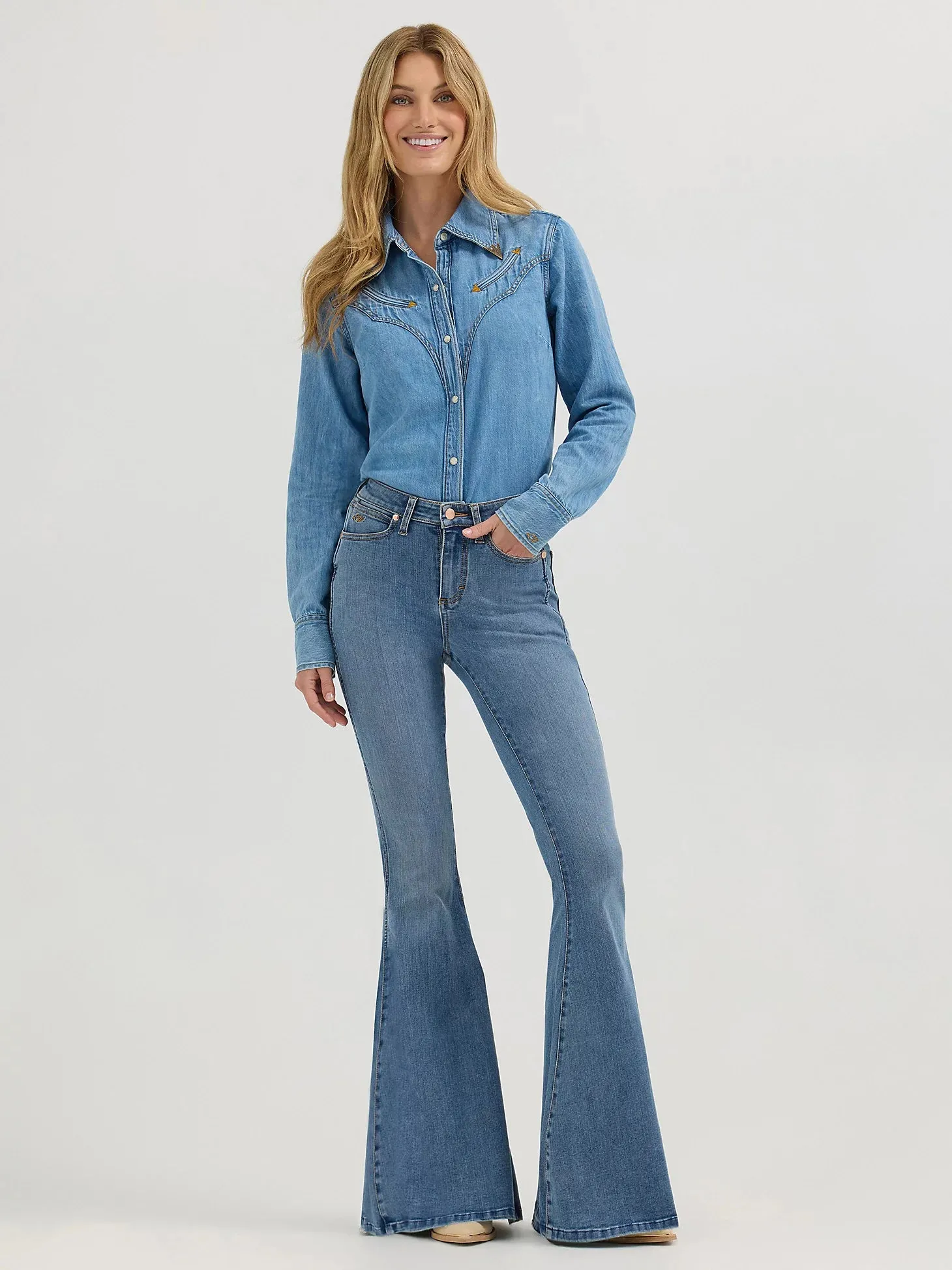 Comfort waistband Comfy Waist Wrangler x Lainey Wilson Daydream Bell Bottoms in Daydream Wash