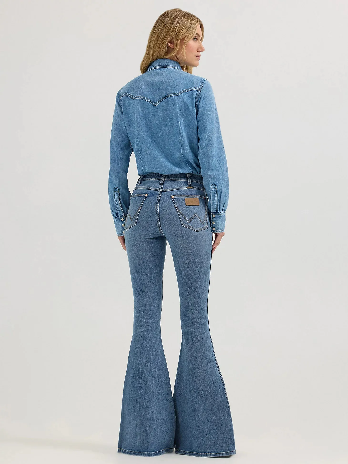 Everyday Favorite Night Out Everyday Holiday Vibes Wrangler x Lainey Wilson Daydream Bell Bottoms in Daydream Wash