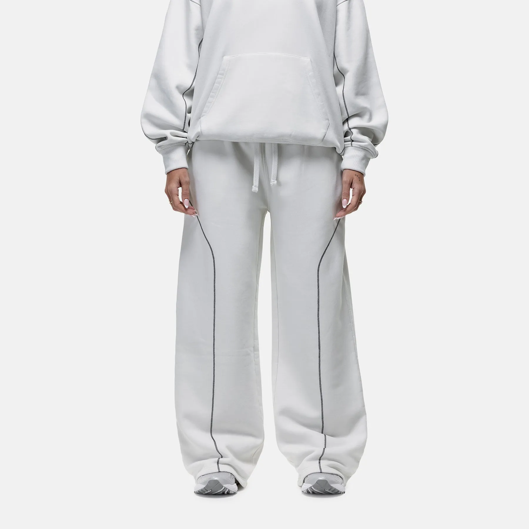 Overlock Vintage White Sweatpant Windproof Membrane Chilly Day Wear