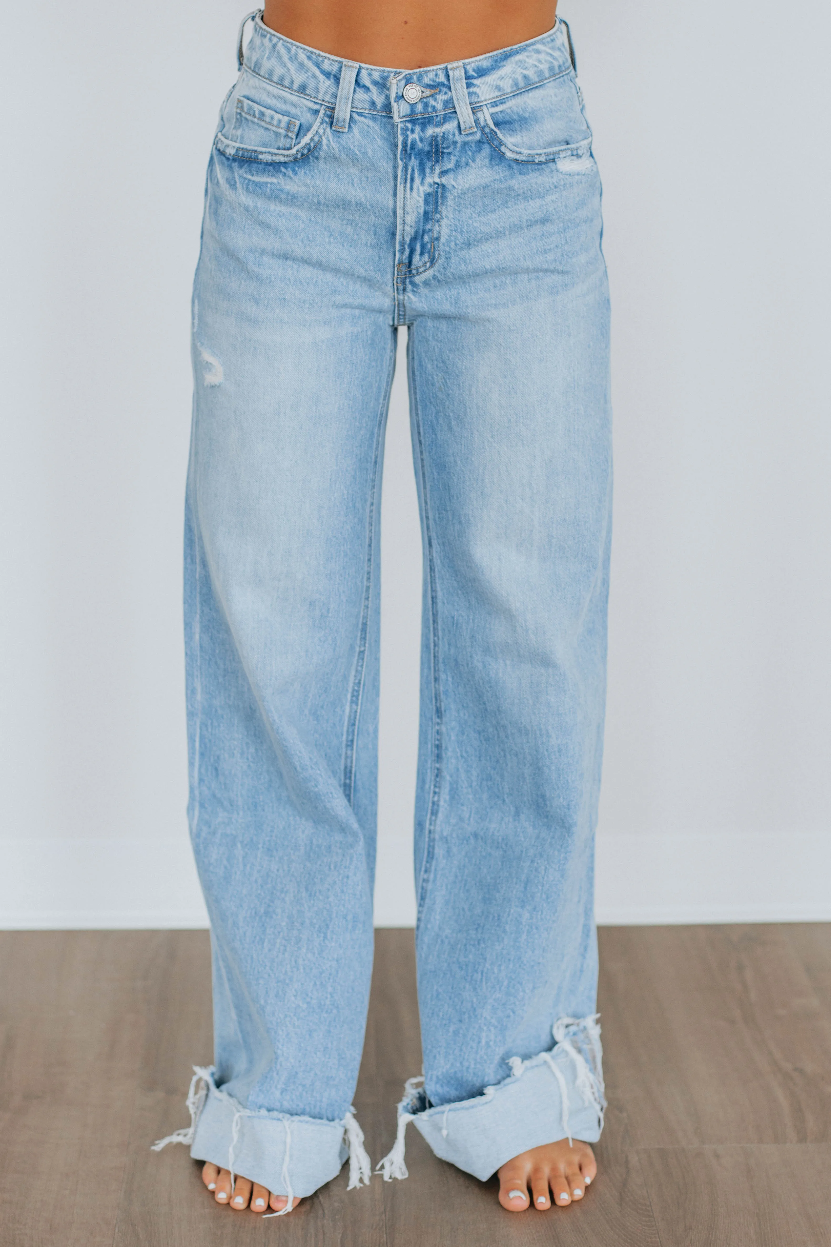 Sustainable Road Trip Kris Vervet Jeans - Light Wash