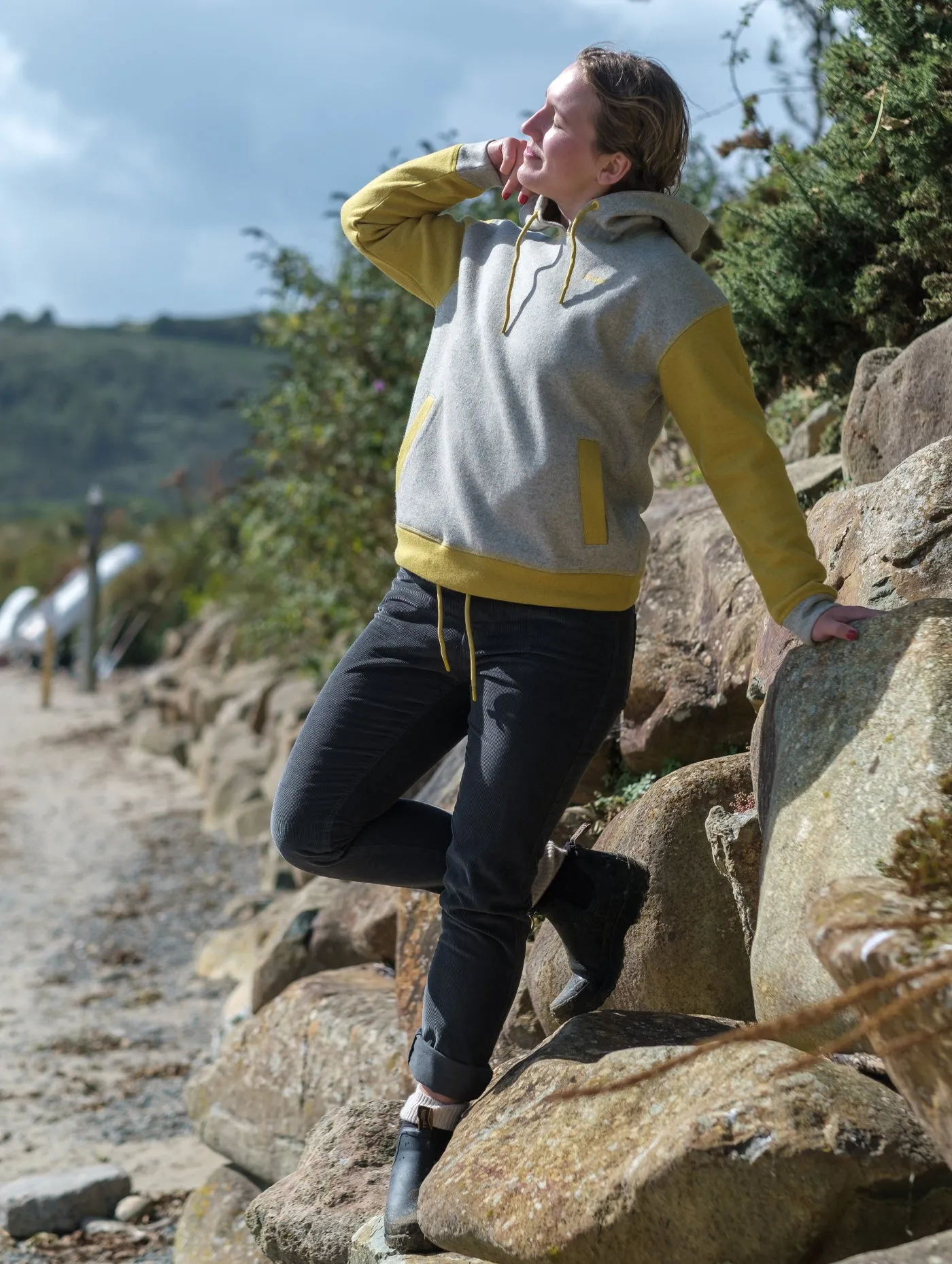 Women's Deri Wool Hoody Cozy Wear Modern Minimal