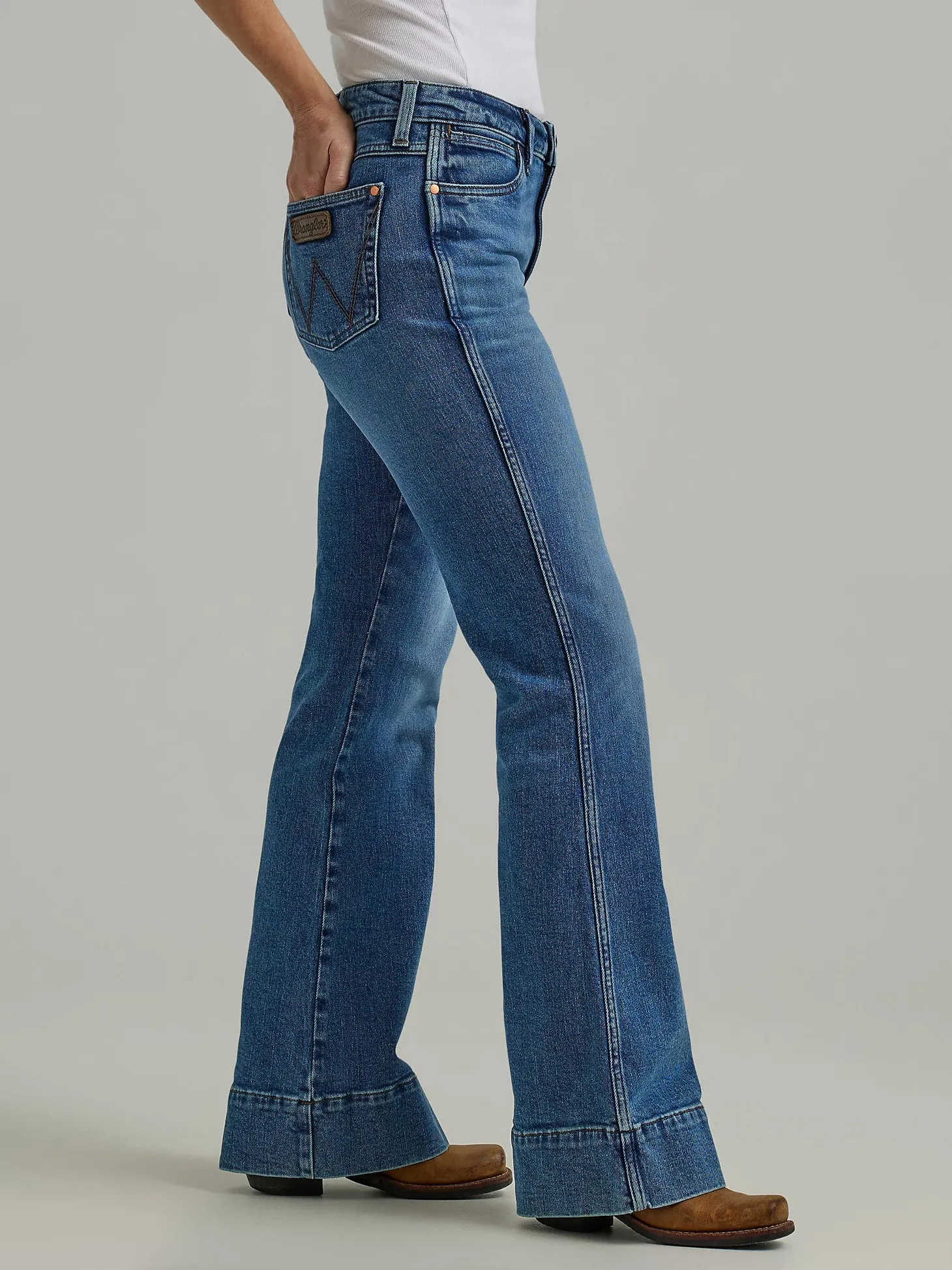 Easy Outfit Wrangler Retro Women's Bailey High Rise Trouser in Bessie