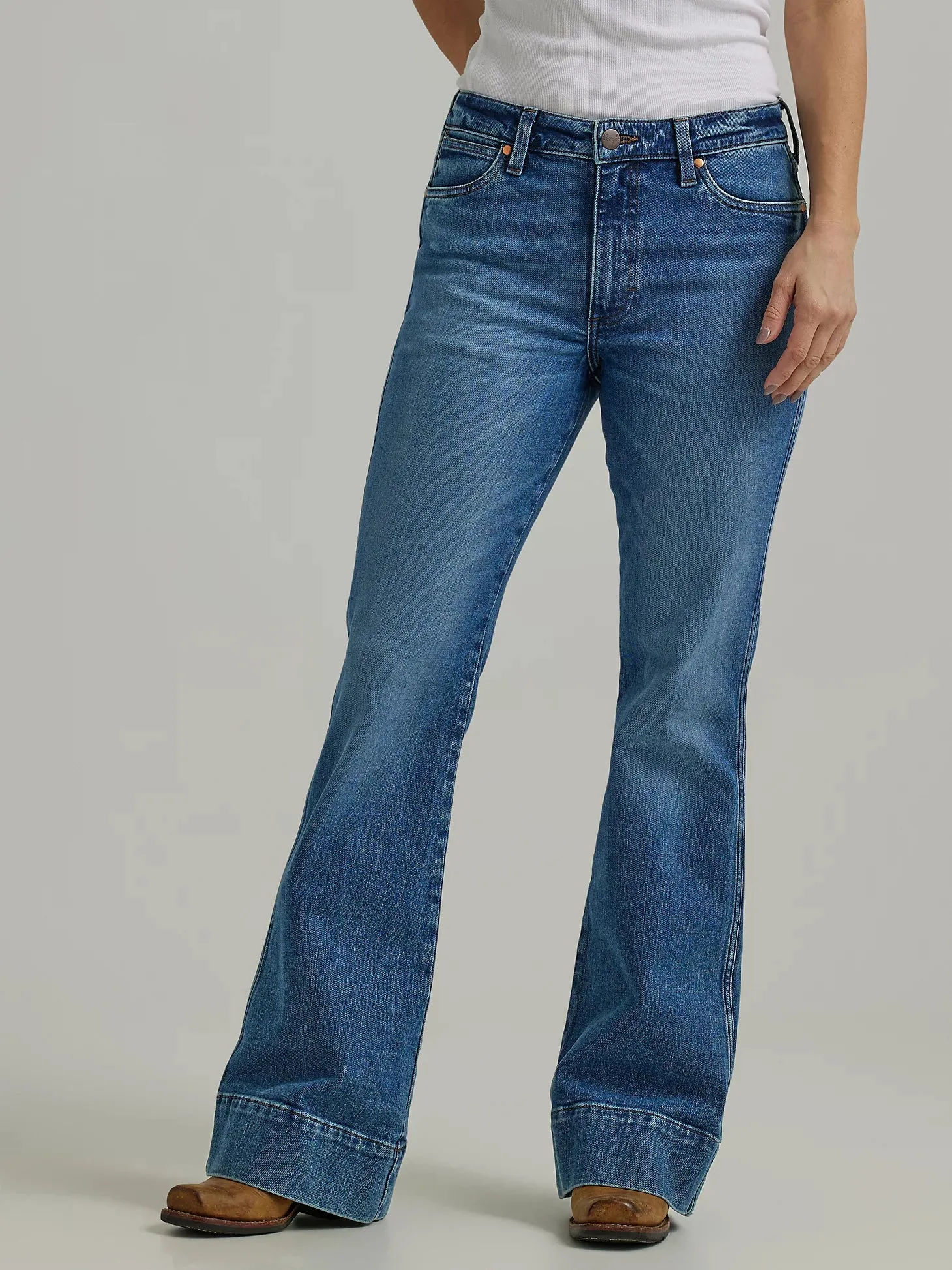 Date Night Casual Friday Flexible Waist Wrangler Retro Women's Bailey High Rise Trouser in Bessie