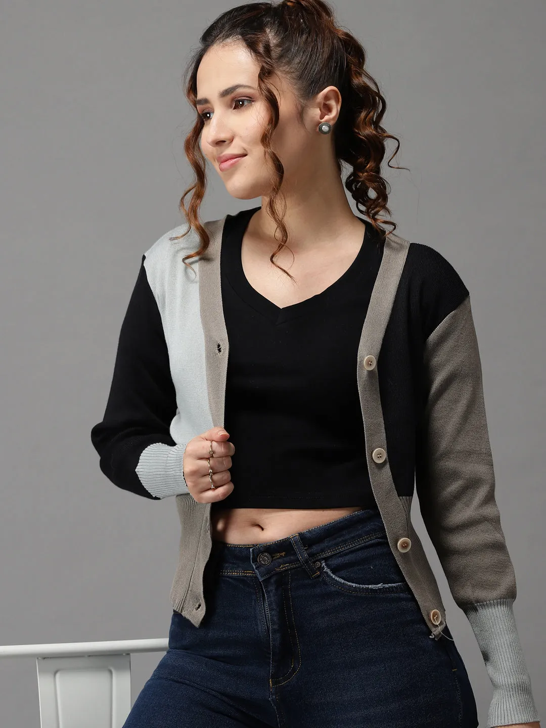 Relaxed Style Essential Layer Women's Grey Colourblock Front-Open Sweater