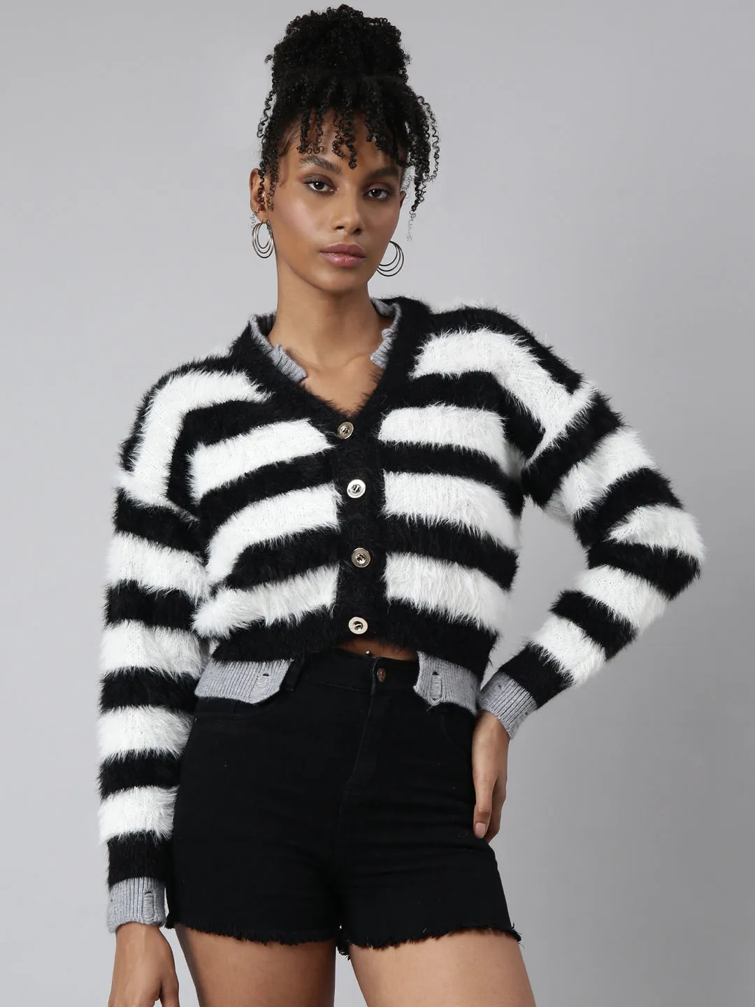 Minimal Comfort Women's Black V Line Striped Regular Cardigan