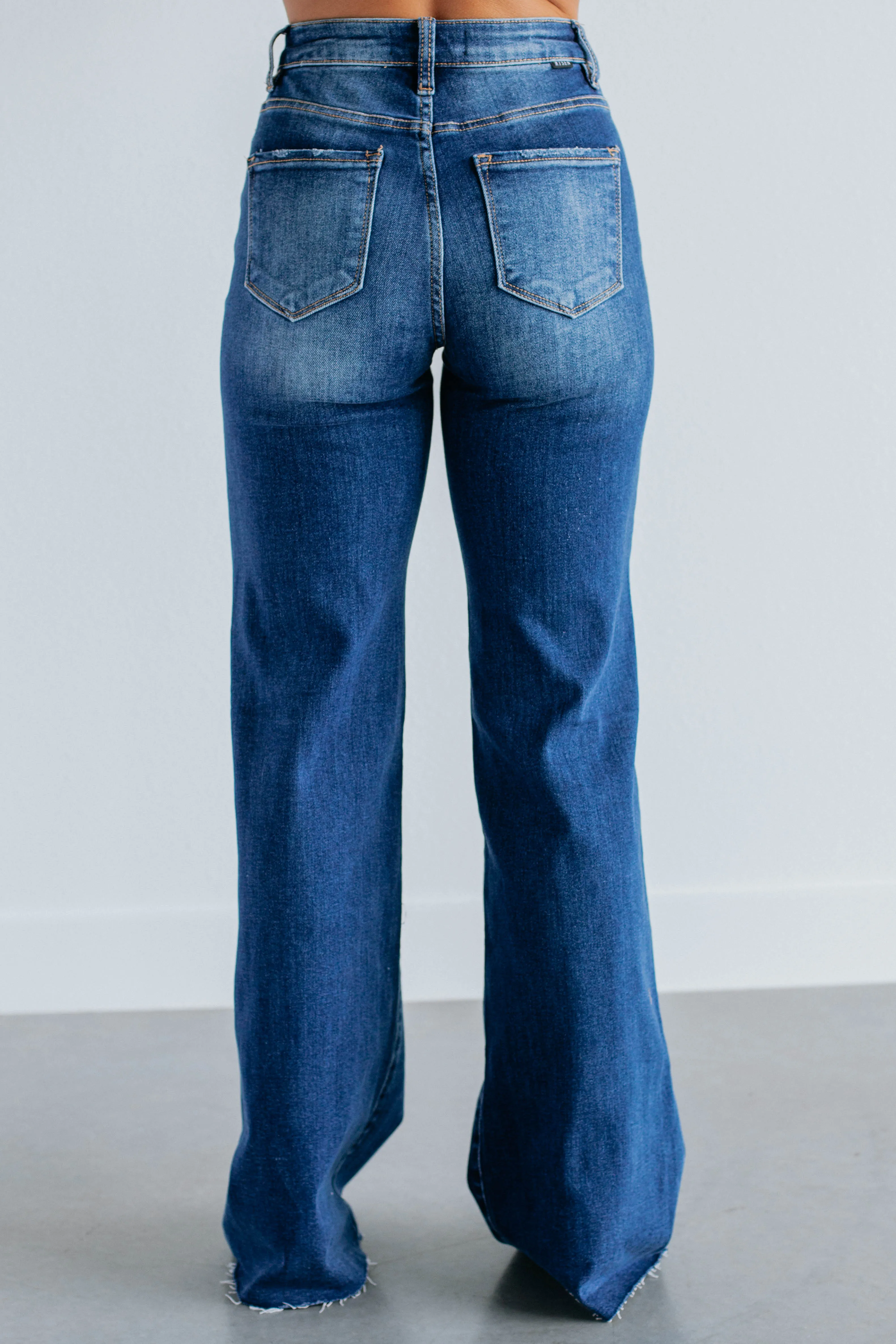Georgia Risen Jeans - Dark Wash Minimalist Design