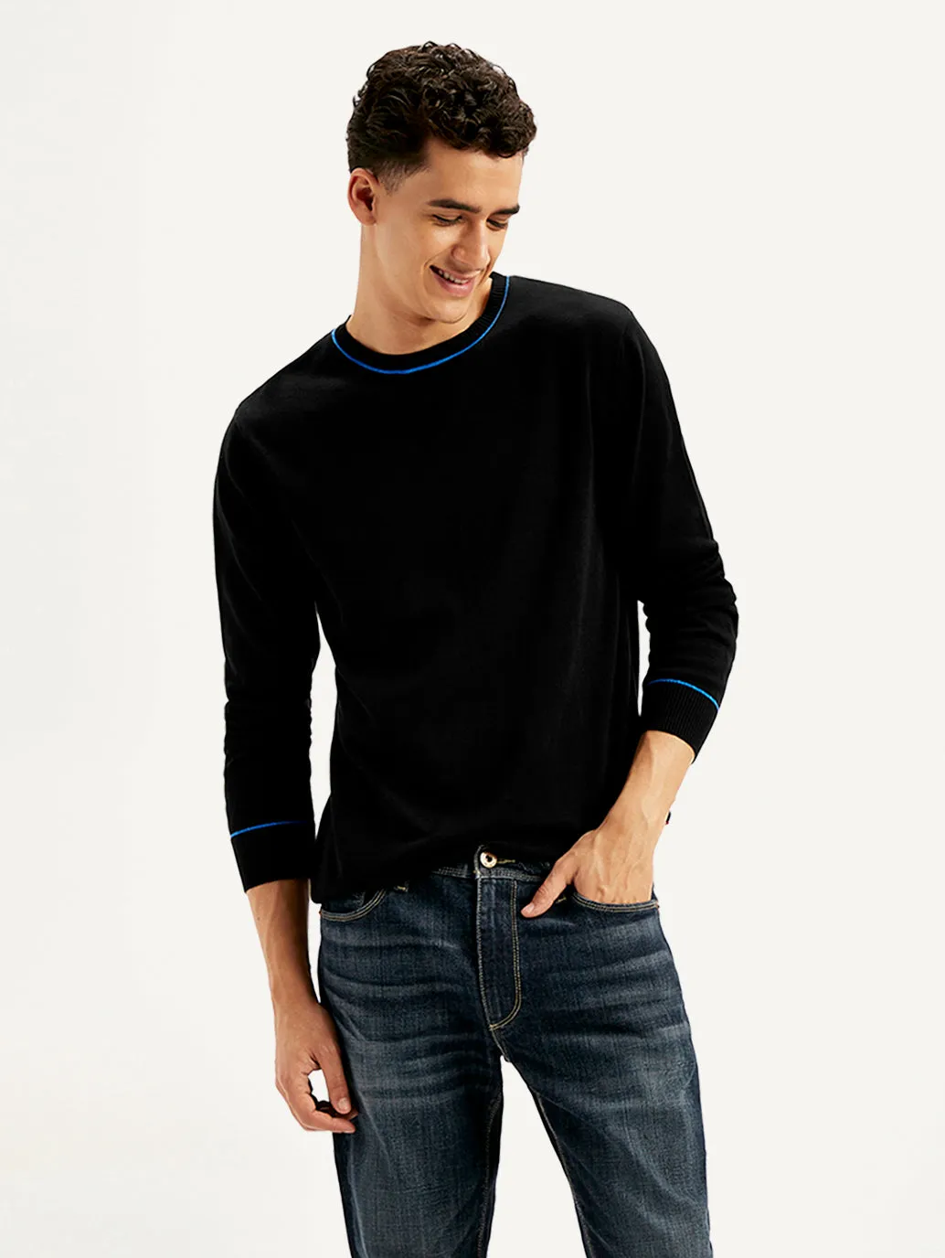 MoistureWicking Daily Wear Men's Solid Black Crew Neck Sweater