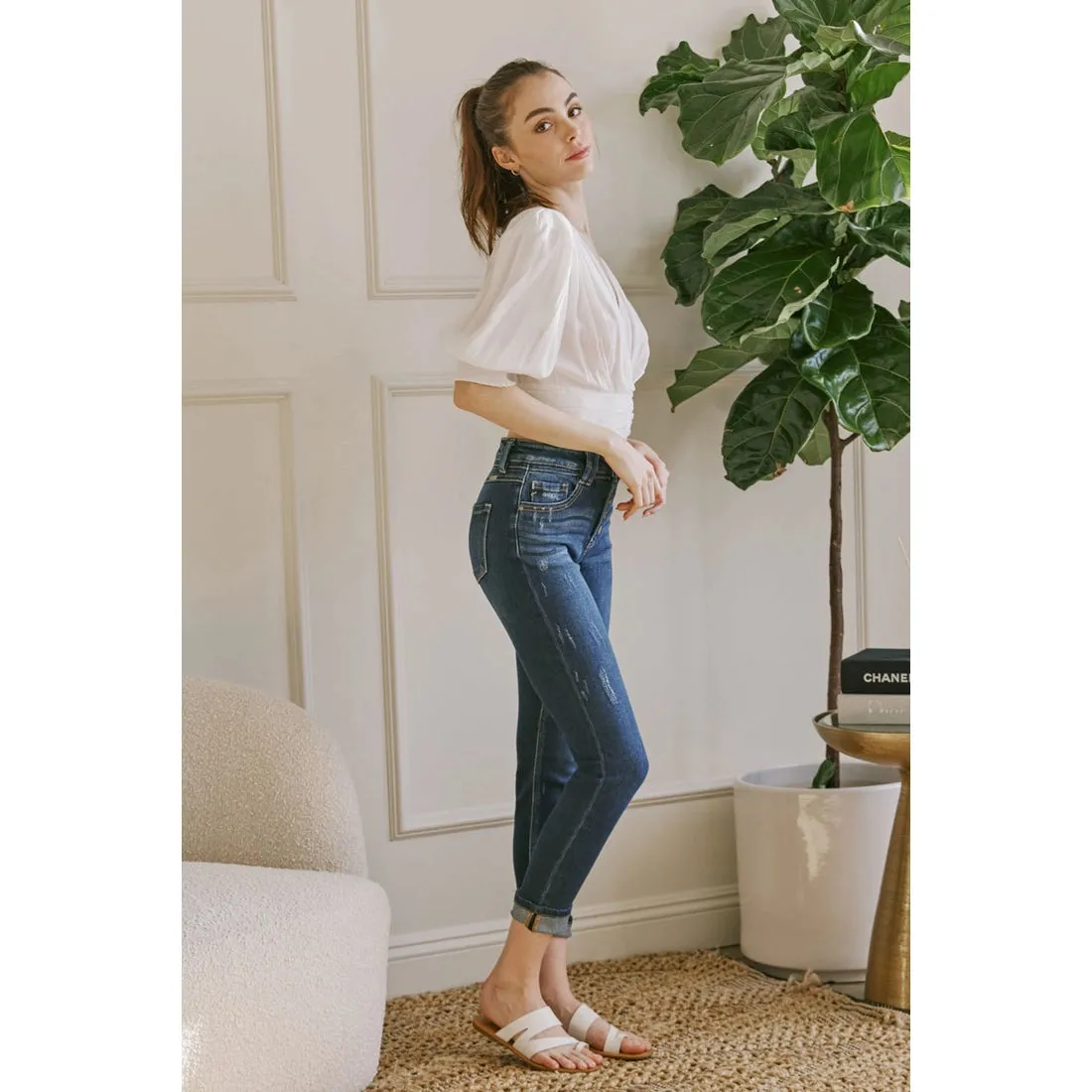 Comfy Tailoring KanCan Destructed High Rise Slim Straight Jean