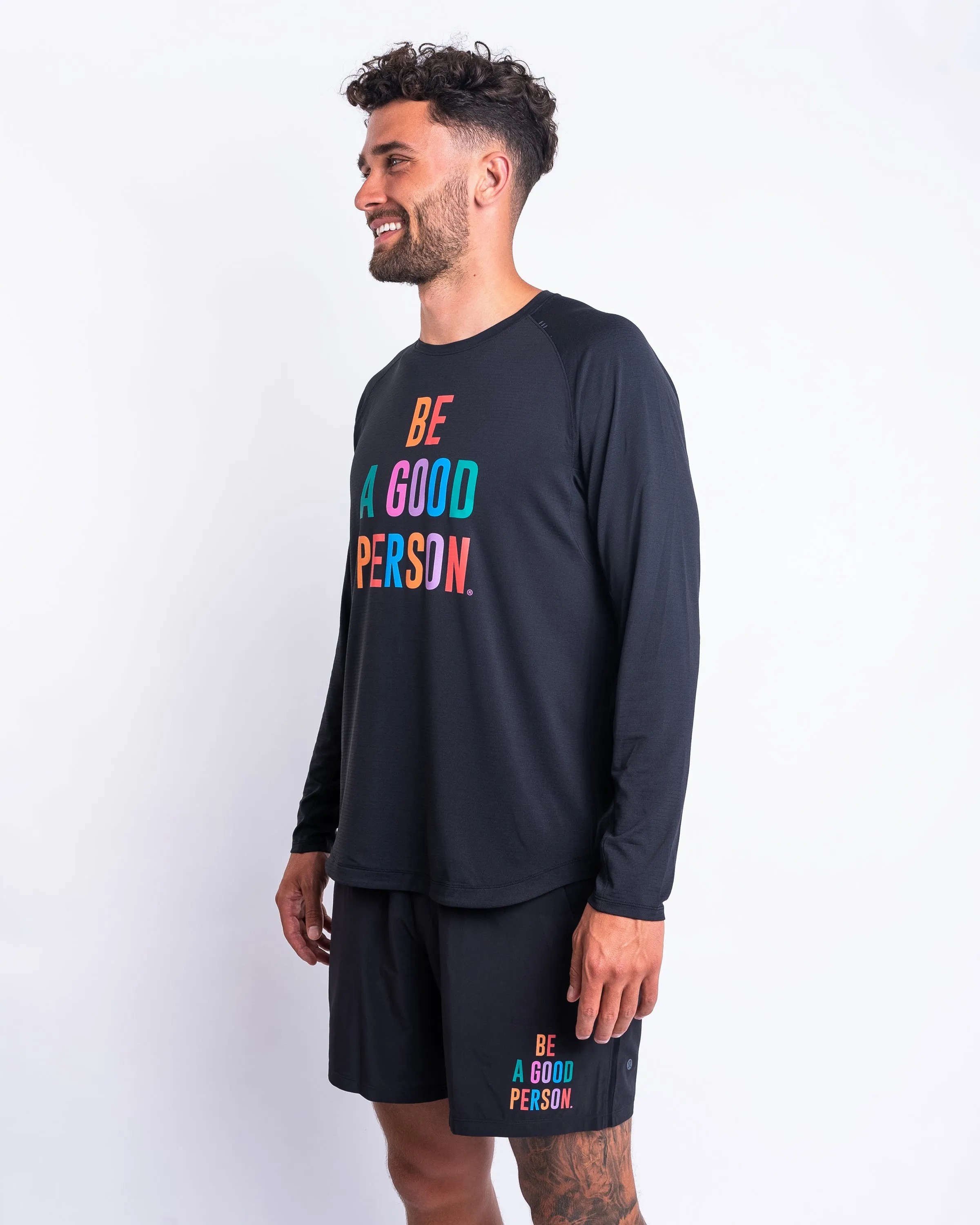 License to Train Long-Sleeve Shirt - Black - lululemon // BE A GOOD PERSON *Pre-Order* Standard Body Fit adults'
