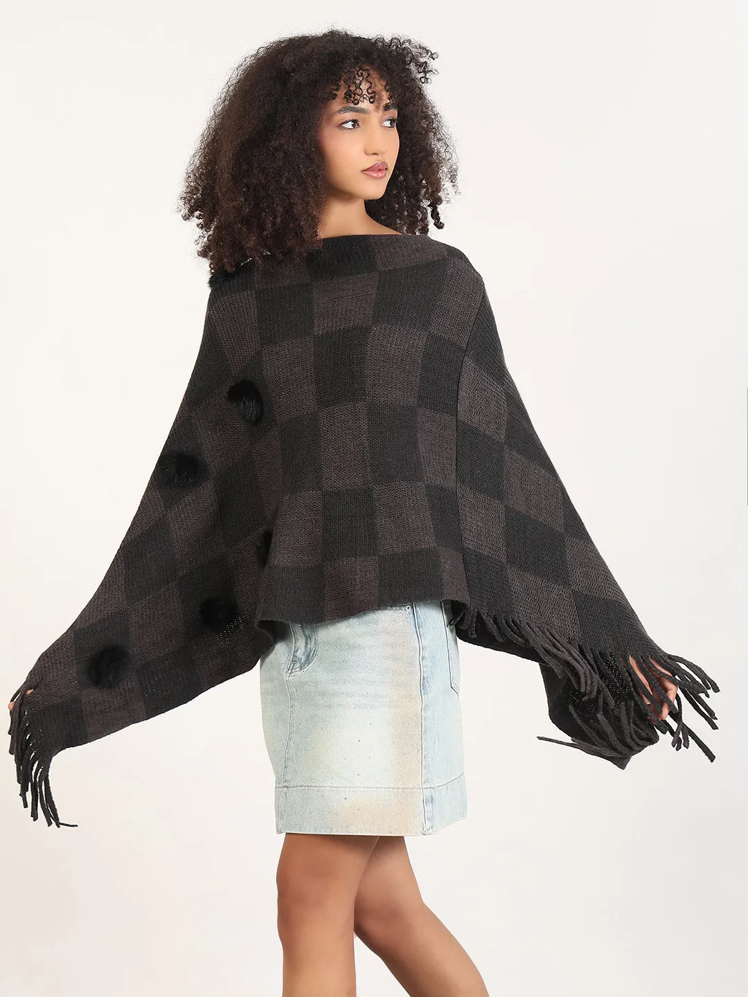 MultiPly Yarn Construction Women's Checked Grey Fringed Edge Poncho