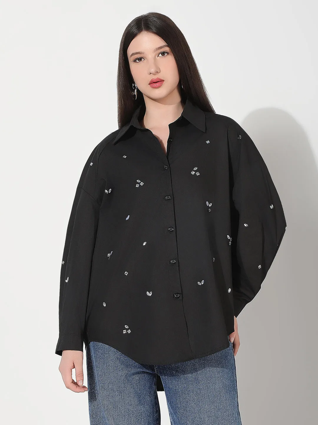 Women's Oversized Black Solid Shirt with Motifs Chic Design Everyday Comfort
