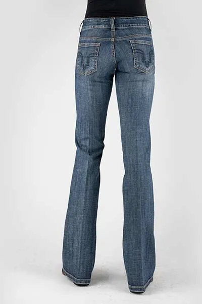 Contemporary Look Stetson Women's No. 816 Classic Bootcut Jean in Medium Wash