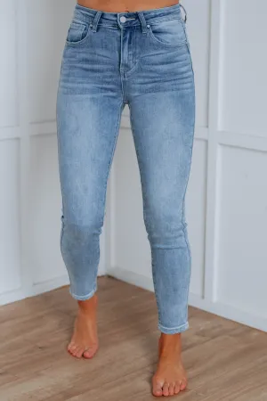 Maris Risen Jeans Style Upgrade Trend Setter Road Trip Casual
