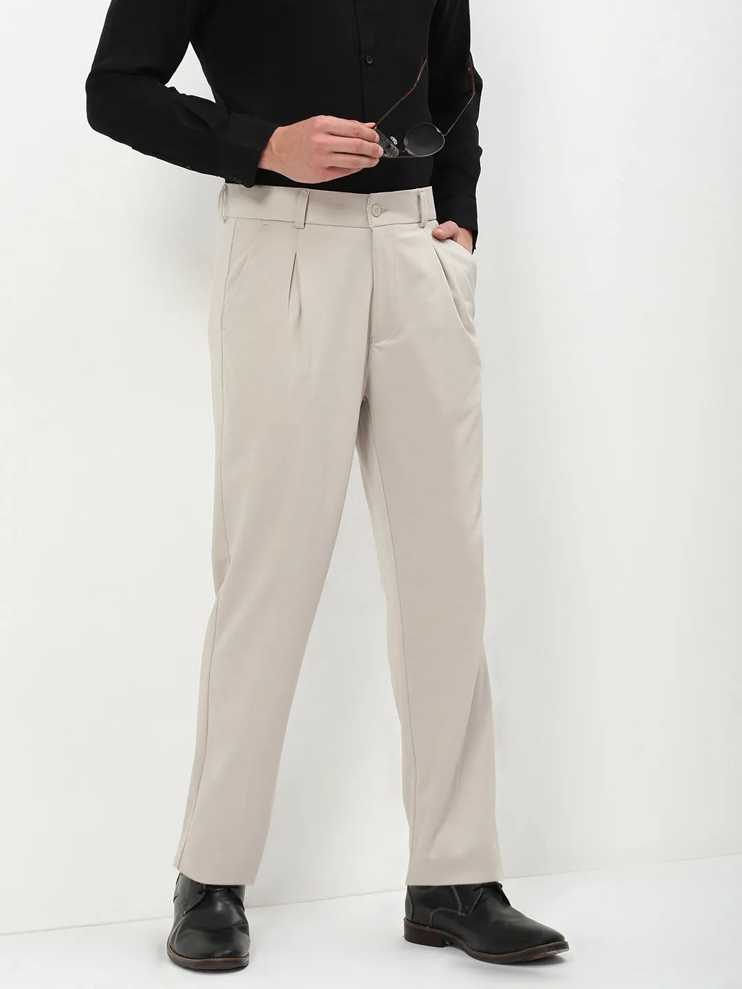 Breathable Wearable Men's Beige Solid Formal Trousers