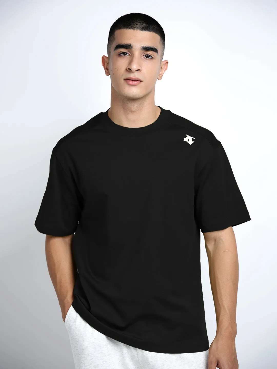 Matte Look Men's Black Short Sleeves Round Neck Relaxed Fit T-Shirt