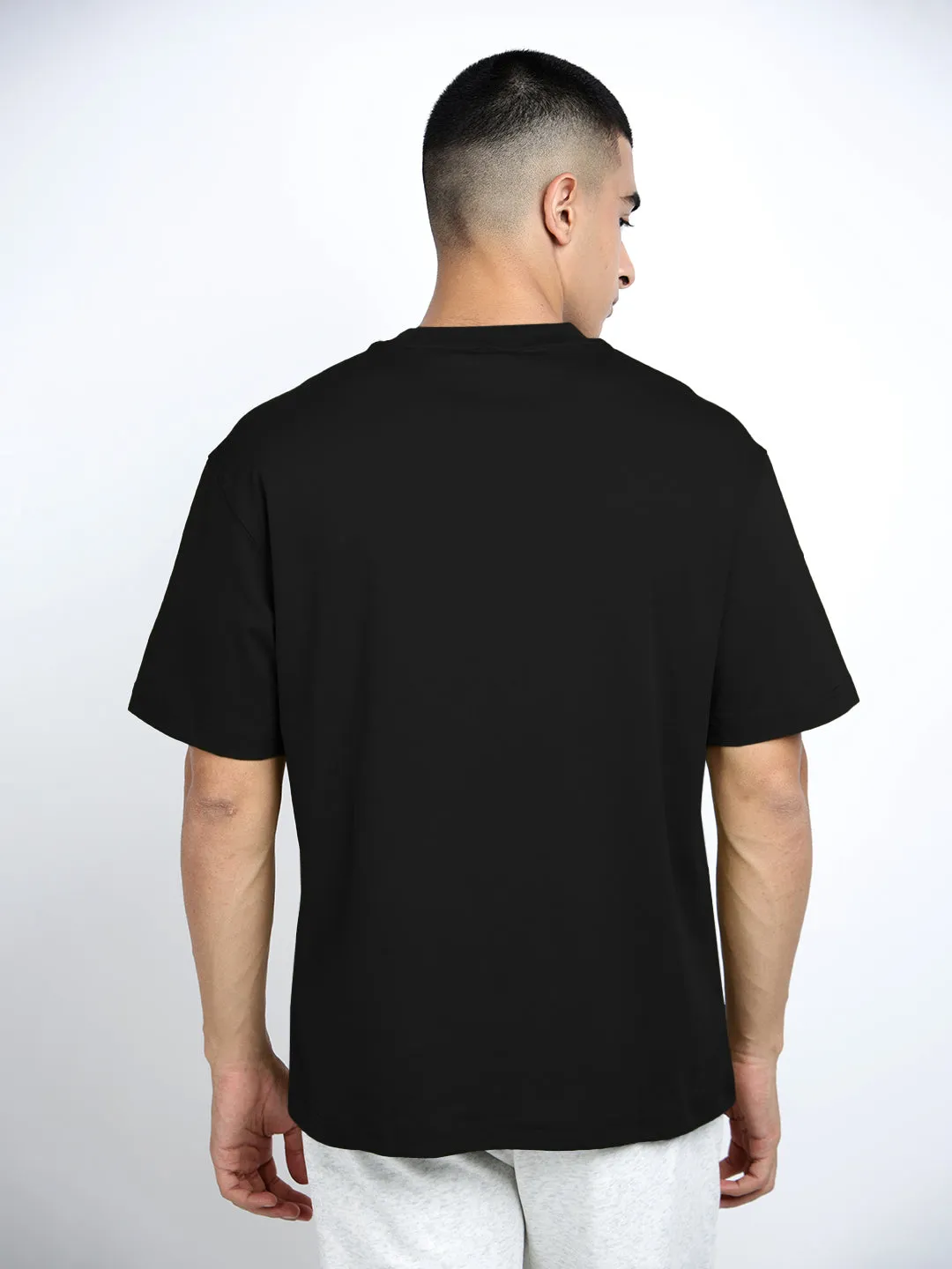 Men's Black Short Sleeves Round Neck Relaxed Fit T-Shirt Fit for All Seasons