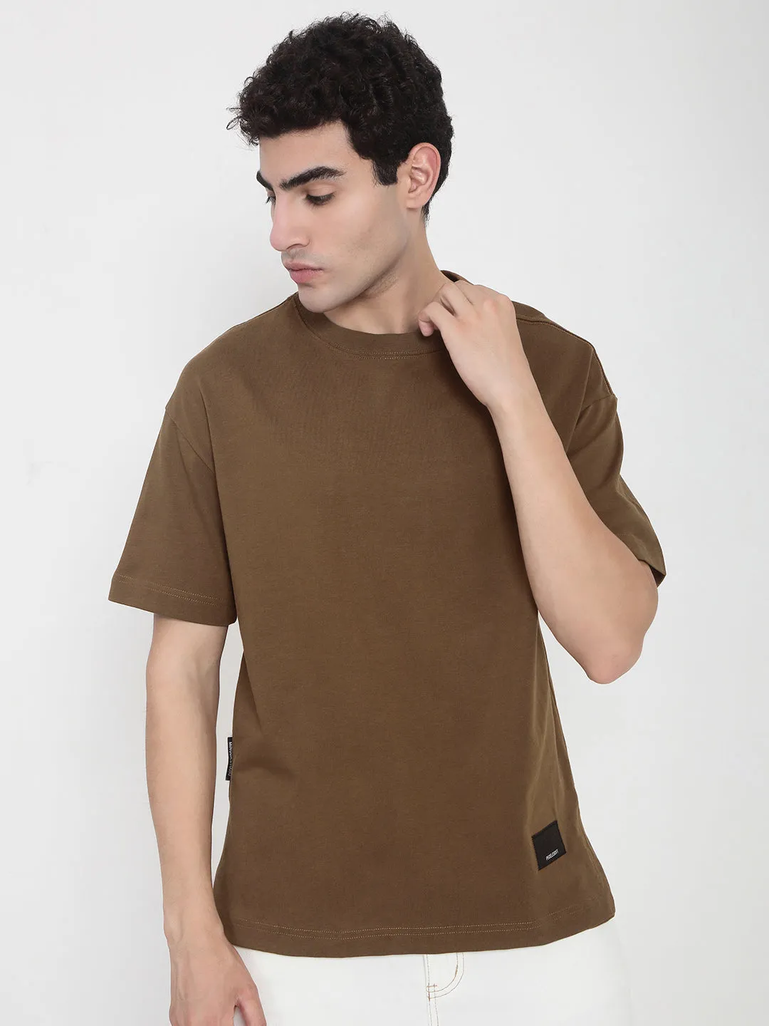 Men's Brown Oversized T-Shirt Simple Comfort Wear Chilly Day Essentials