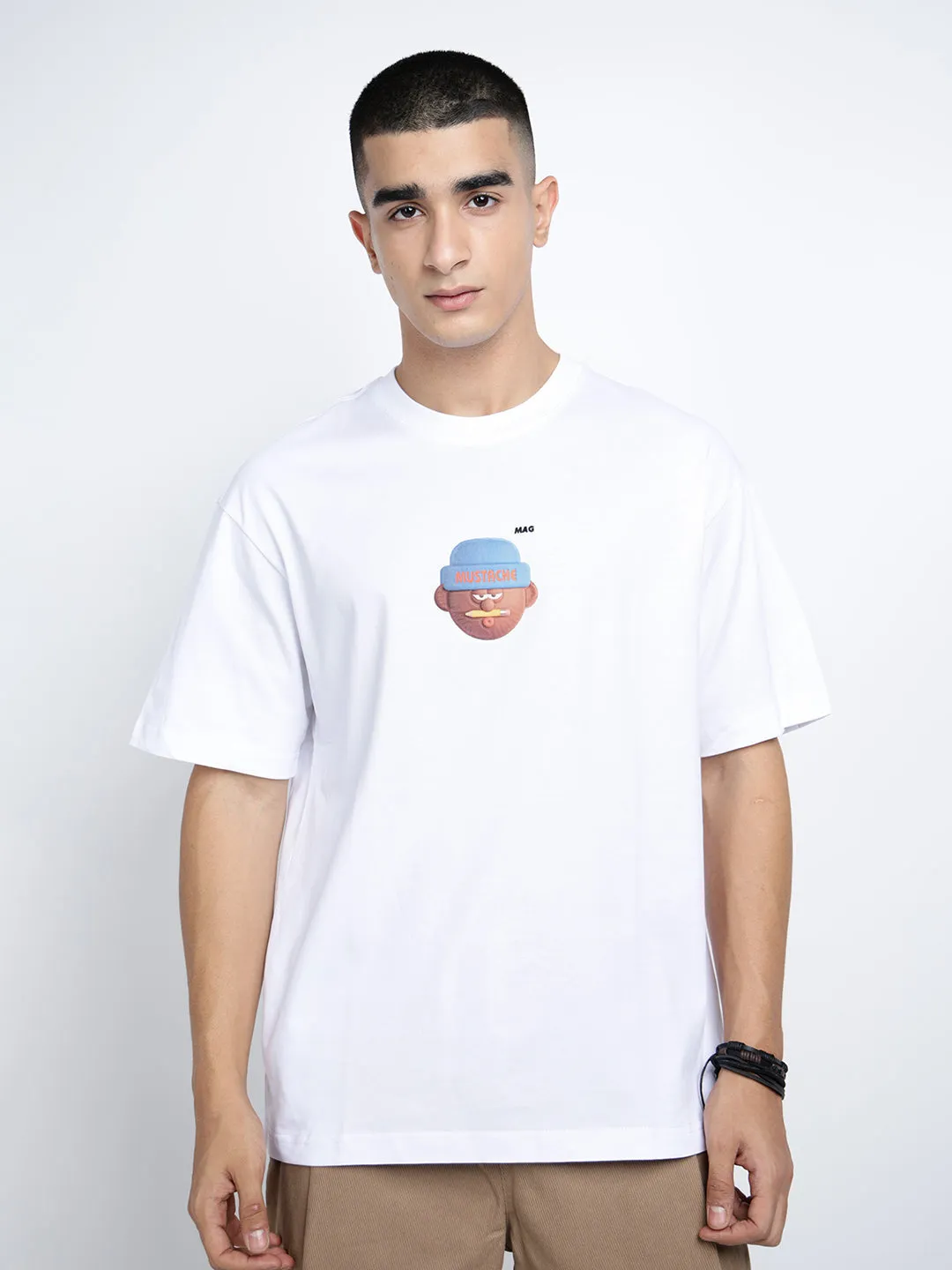 Men's Graphic Print White Short Sleeves Round Neck Relaxed Fit T-Shirt Layered Sleeve