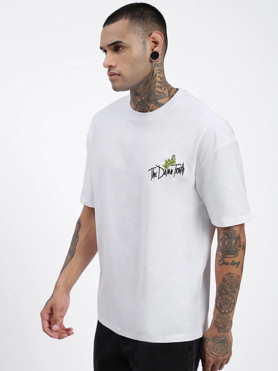 Men's Graphic Printed White Relaxed Fit T-Shirt Structured silhouette
