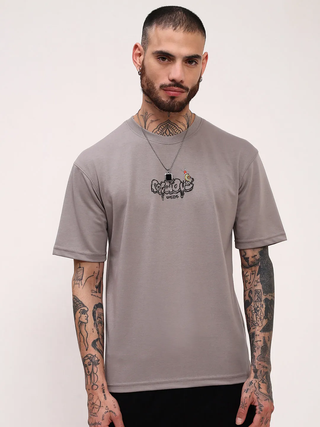 Flexible Neckband Fashion Top Men's Grey Graphic Printed Regular Fit T-Shirt