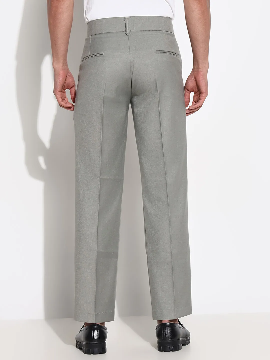 Men's Grey Solid Formal Low-Rise Pleated Trousers Casual Look