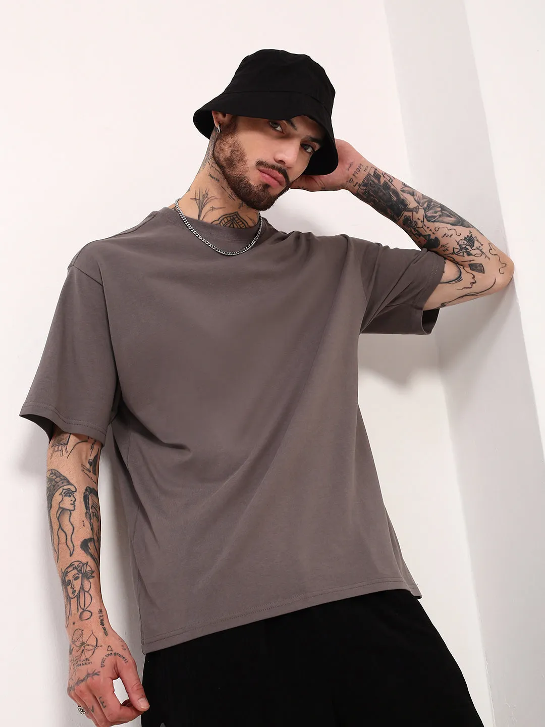 Versatile Look Men's Grey Solid Oversized T-Shirt