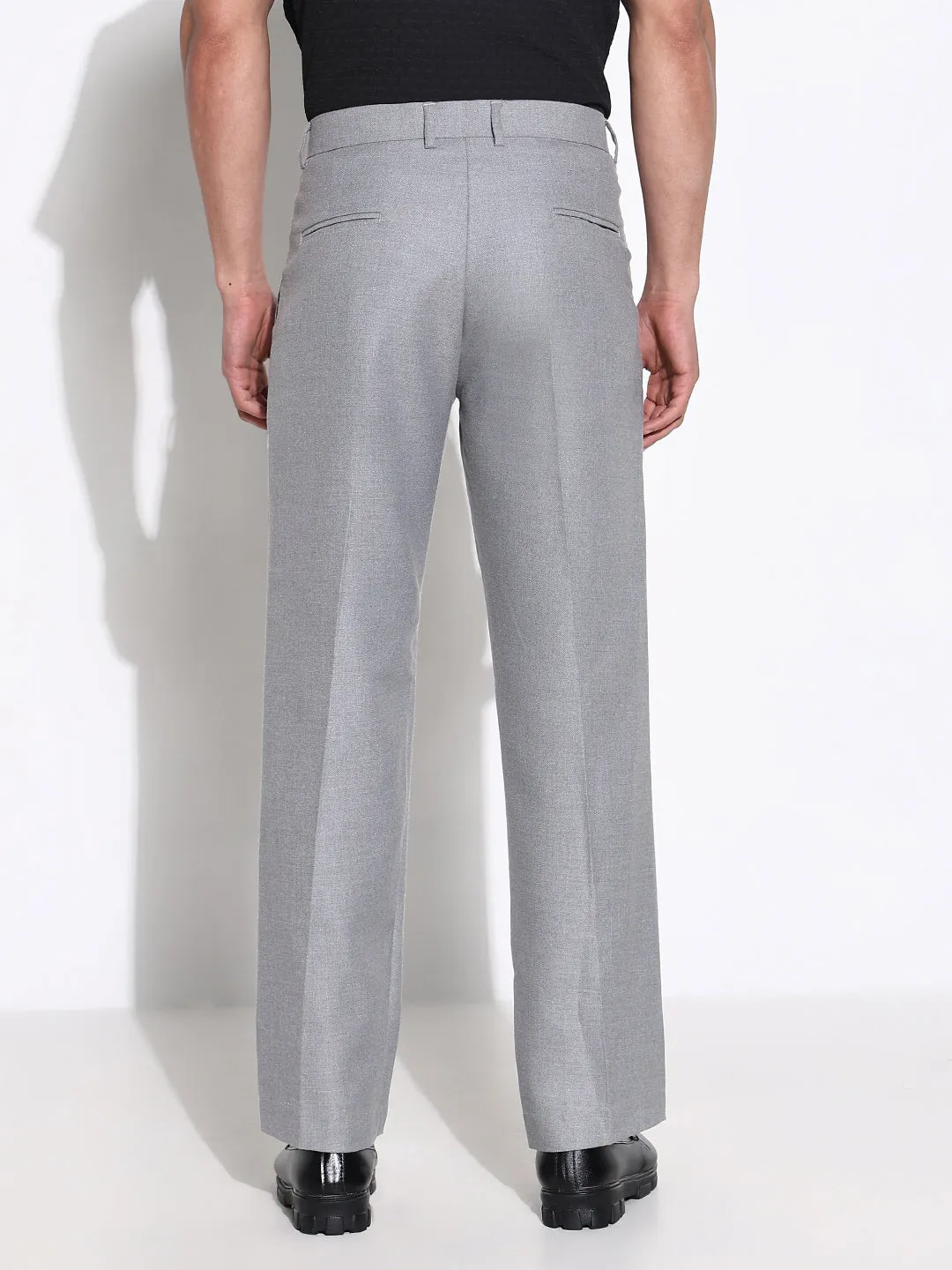 Men's Grey Solid Tapered Fit Trousers Non Irritating Seams