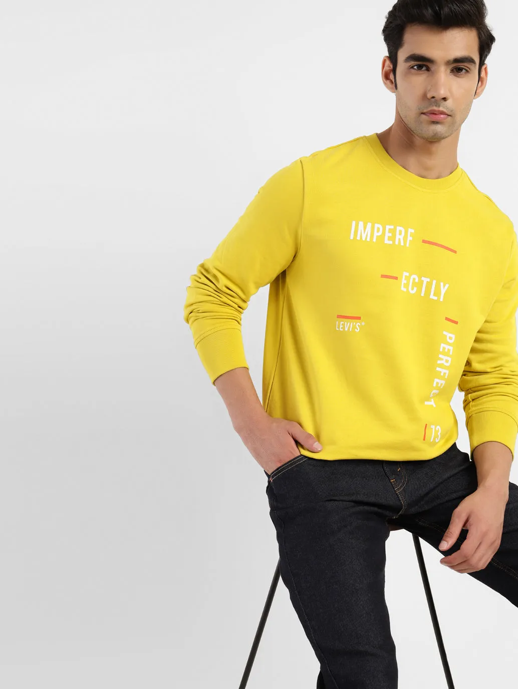 NonRestrictive Cut Men's Printed Crew Neck Sweatshirt