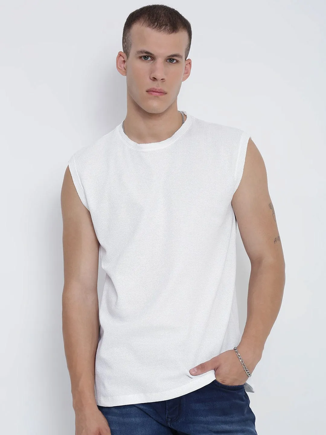 Men's White Relaxed Fit Sleeveless Muscled Tank T-Shirt V neck style
