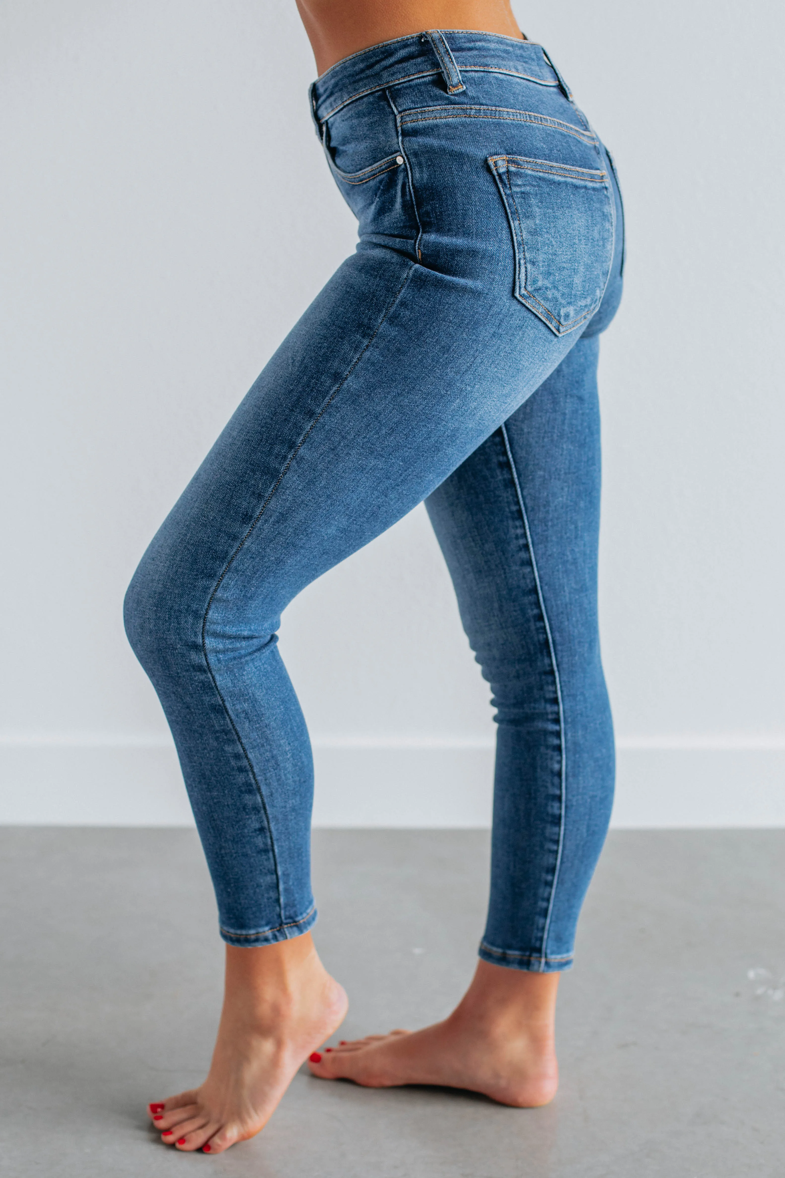 Base Look Beach Day Breathable Mielle Risen Jeans - Dark Wash