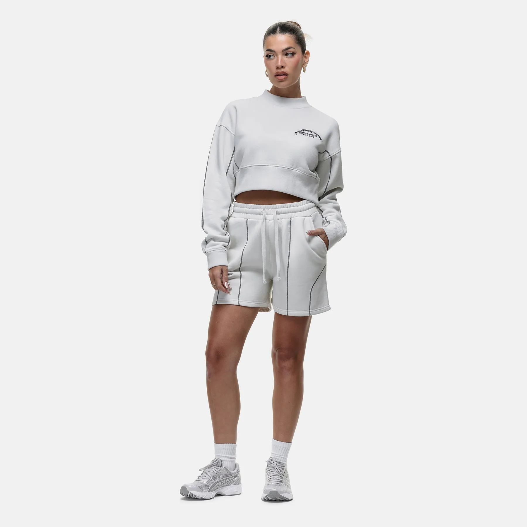 Overlock Vintage White Sweatshirt Comfy Fit