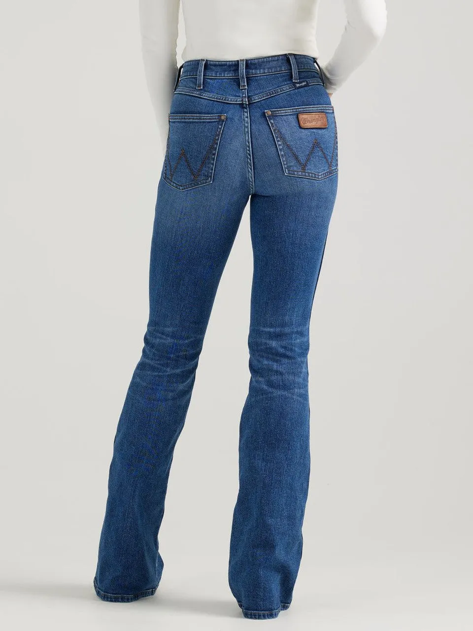 Wrangler Retro Women's Bailey High Rise Flare Jean in Aria Outfit Combo