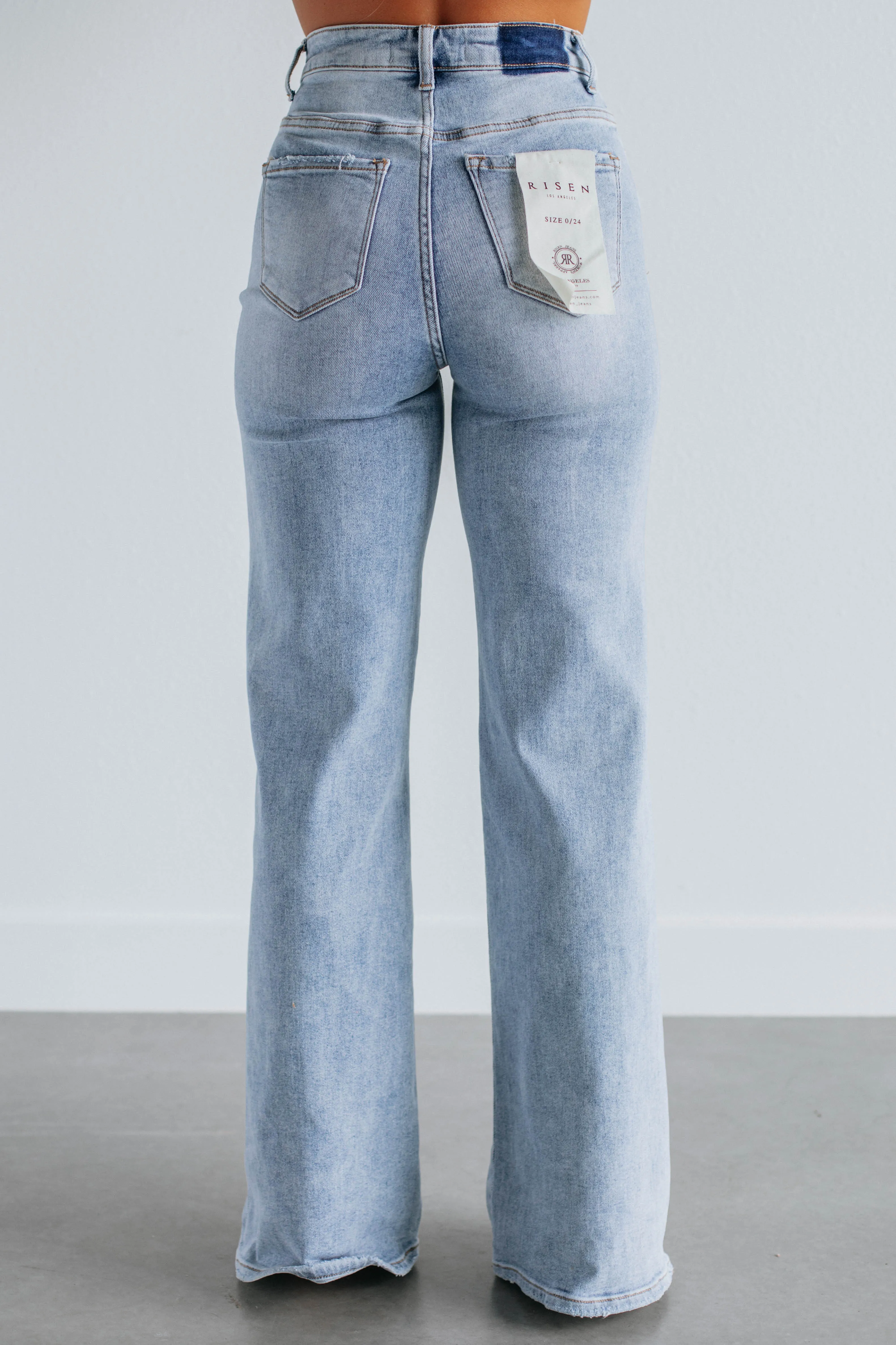 Travel Essential Montana Risen Jeans - Light Wash