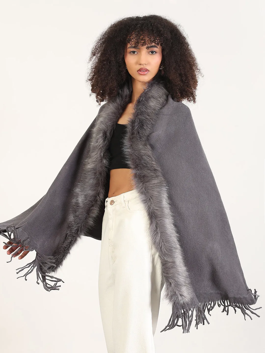 Clean Aesthetic FadeResistant Yarn Women's Solid Grey Fringed Edge Poncho