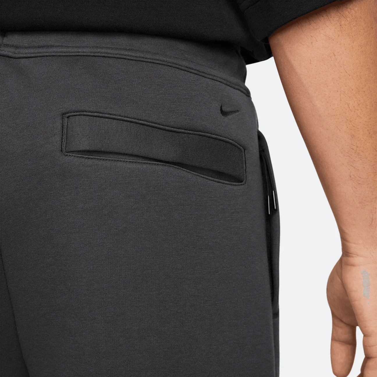 Comfort Style Nike Tech Wide-Leg Fleece Pant