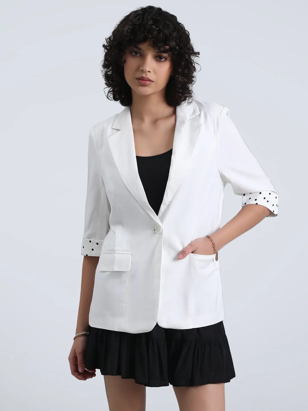 Quick Release Buckle Mechanism Women's Off-White Single-Breasted Blazer with 3/4 Sleeve and Polka Dot Cuff