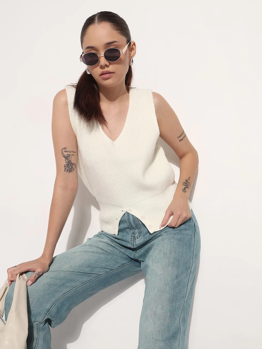 Outdoor Casual Look Ultra Soft Women's Ribbed Off White V-Neck Sleeveless Knitted Top