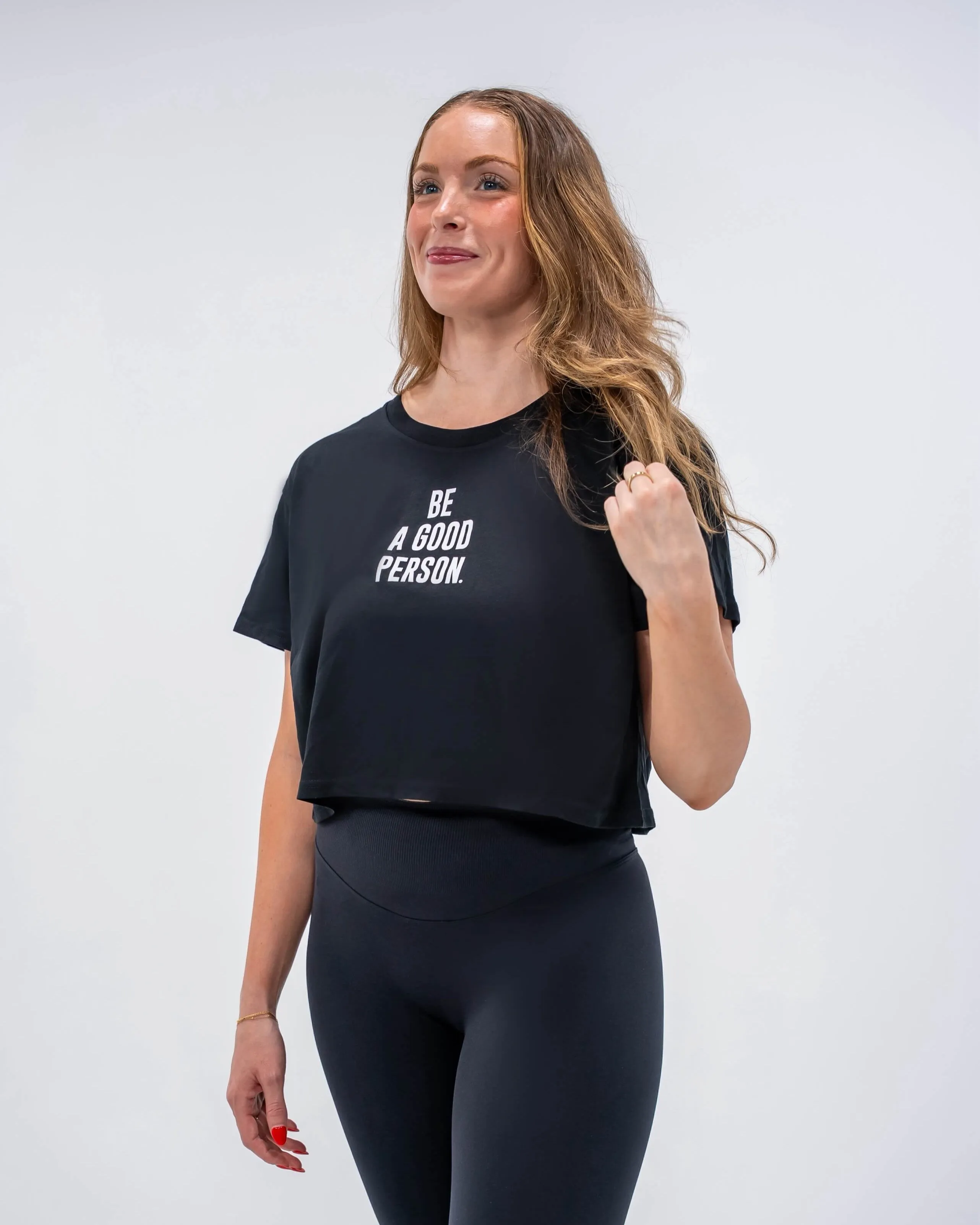 Sleek Performance Wear Signature Crop Top - Black