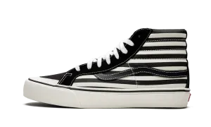 Sk8-Hi 138 SF "Stripes" Weekend Casual